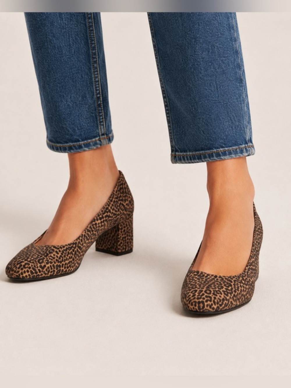 AEROSOLES Ebel Leopard Print Pumps Block Heel Round Toe Shoes Size 5.5